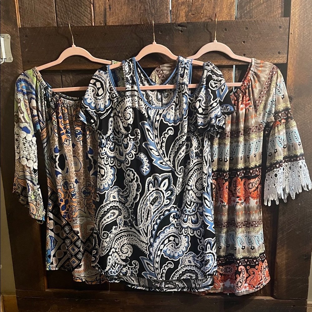 WinWin Black and White Paisley Blouse